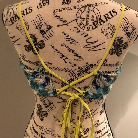 🎁d Carter Designer Strappy Bikini Top w/ tassels - Picture 11 of 11